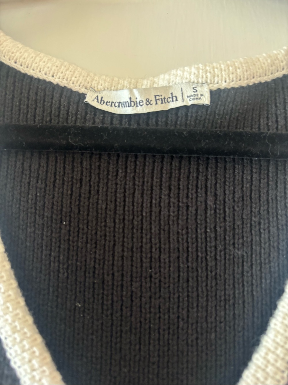 NWT Abercrombie & Fitch Mara Black Button Up Sweater Vest - Picture 3 of 5